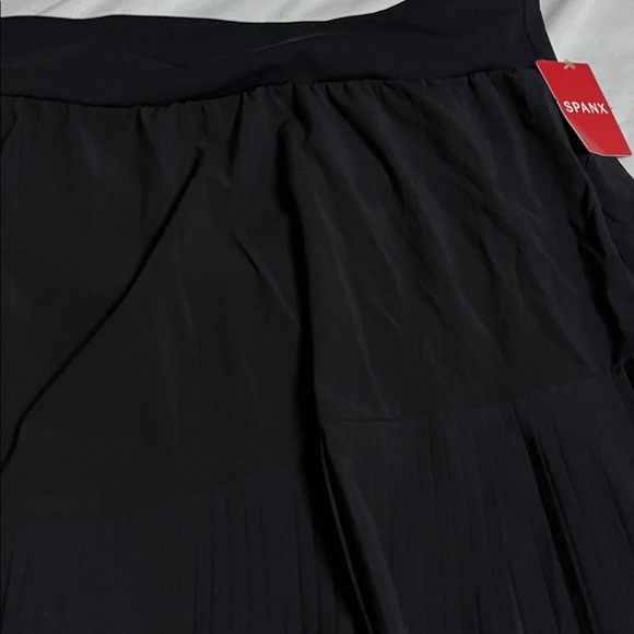 NWT Spanx Yes Pleats Skort - Picture 6 of 10